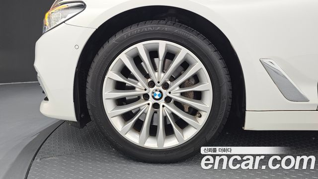 BMW 5-Series 530i Luxury Plus
