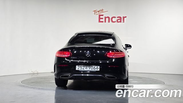 Mercedes-Benz C-Class C200 Coupe