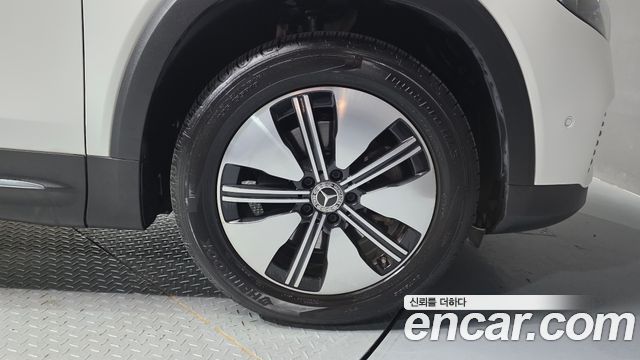 Mercedes-Benz EQB EQB300 4MATIC