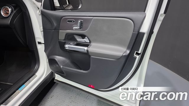Mercedes-Benz EQB EQB300 4MATIC