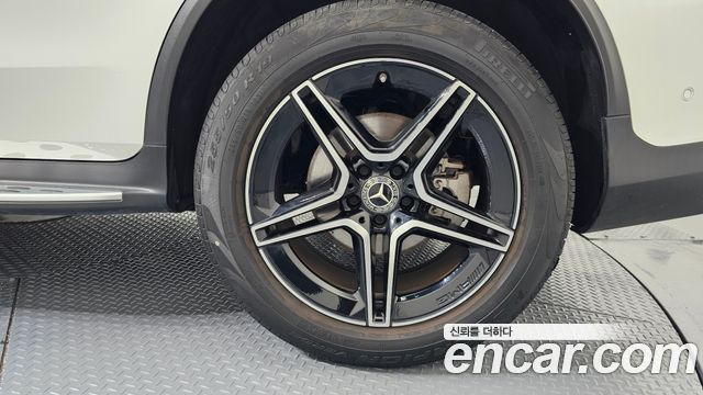 Mercedes-Benz GLC-Class GCL300 4MATIC Coupe