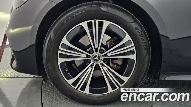 Mercedes-Benz E-Class E200 Avantgarde
