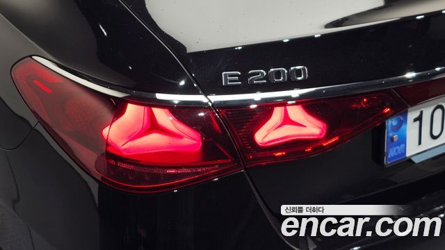Mercedes-Benz E-Class E200 Avantgarde