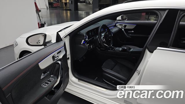 Mercedes-Benz CLA-Class CLA250 4MATIC