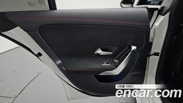 Mercedes-Benz CLA-Class CLA250 4MATIC