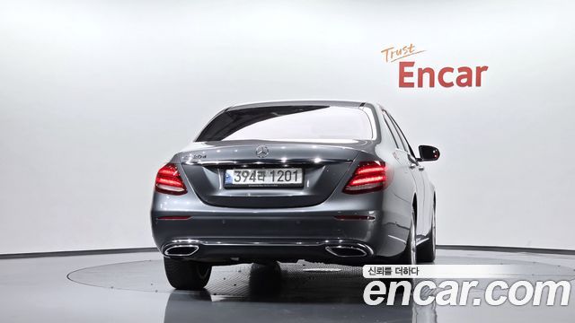 Mercedes-Benz E-Class E220d Exclusive