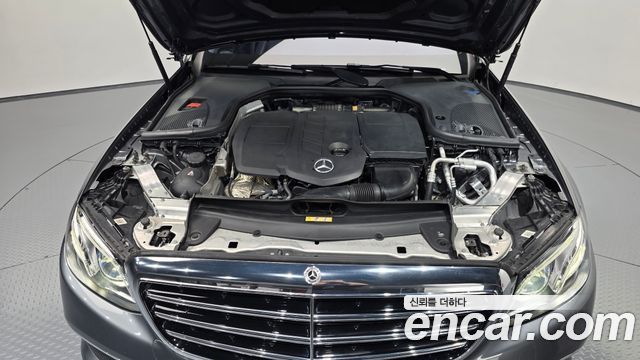 Mercedes-Benz E-Class E220d Exclusive