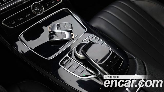 Mercedes-Benz E-Class E220d Exclusive