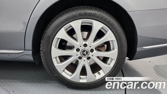 Mercedes-Benz E-Class E220d Exclusive