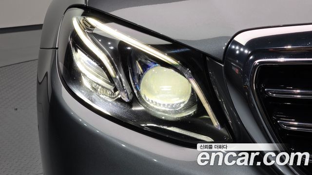 Mercedes-Benz E-Class E220d Exclusive