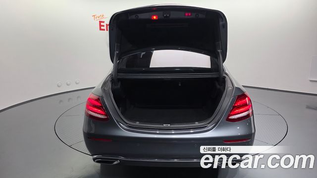 Mercedes-Benz E-Class E220d Exclusive