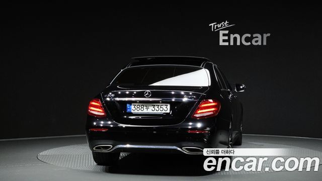 Mercedes-Benz E-Class E300 4MATIC AMG Line