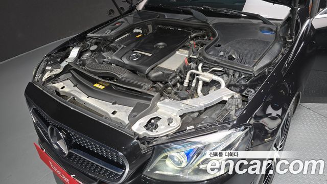 Mercedes-Benz E-Class E300 4MATIC AMG Line