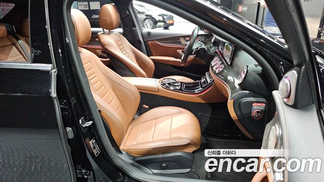 Mercedes-Benz E-Class E300 4MATIC AMG Line