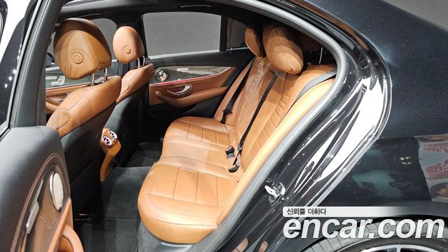 Mercedes-Benz E-Class E300 4MATIC AMG Line
