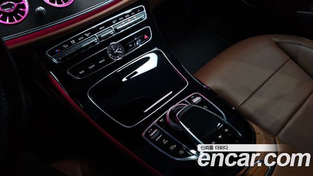Mercedes-Benz E-Class E300 4MATIC AMG Line