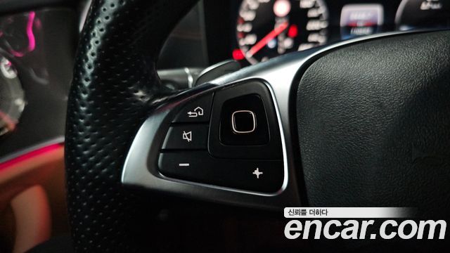 Mercedes-Benz E-Class E300 4MATIC AMG Line