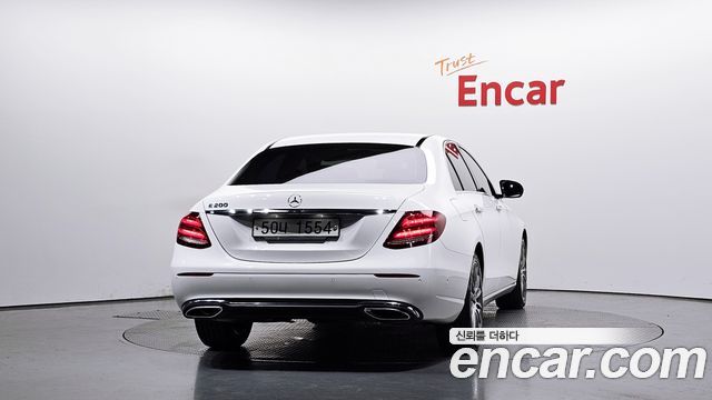 Mercedes-Benz E-Class E200 Avantgarde