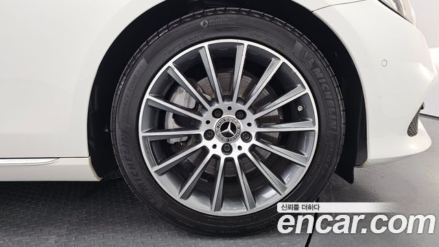 Mercedes-Benz E-Class E200 Avantgarde