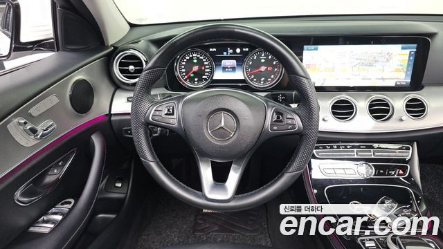 Mercedes-Benz E-Class E200 Avantgarde