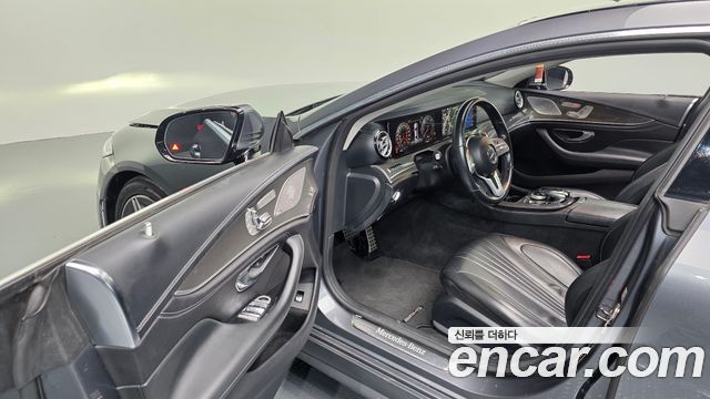 Mercedes-Benz CLS-Class CLS300d AMG Line