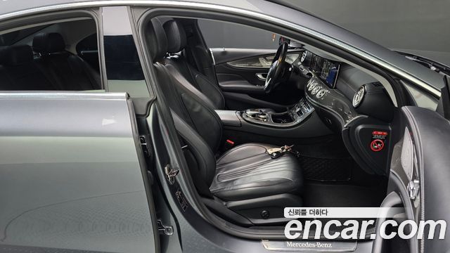 Mercedes-Benz CLS-Class CLS300d AMG Line