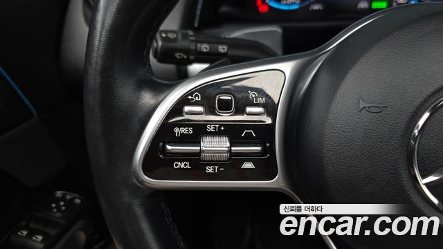 Mercedes-Benz EQB EQB300 4MATIC