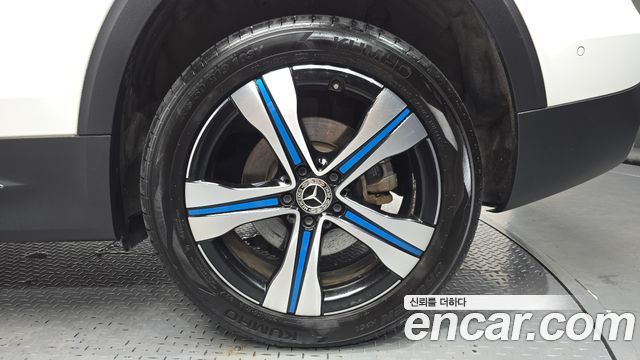 Mercedes-Benz EQB EQB300 4MATIC
