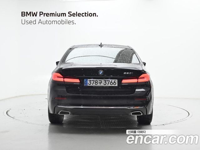 BMW 5-Series 520i Luxury