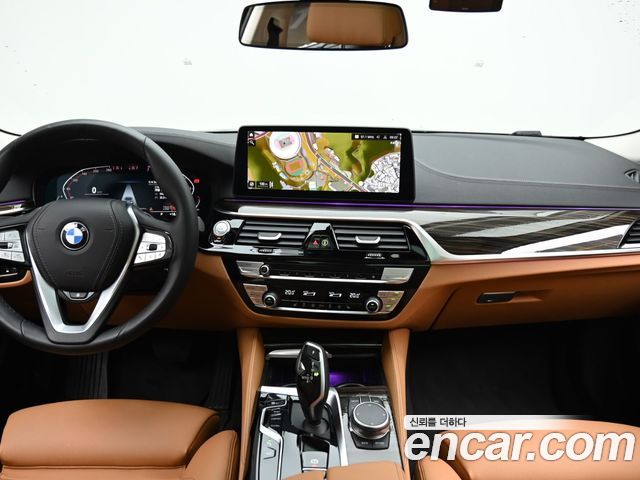 BMW 5-Series 520i Luxury