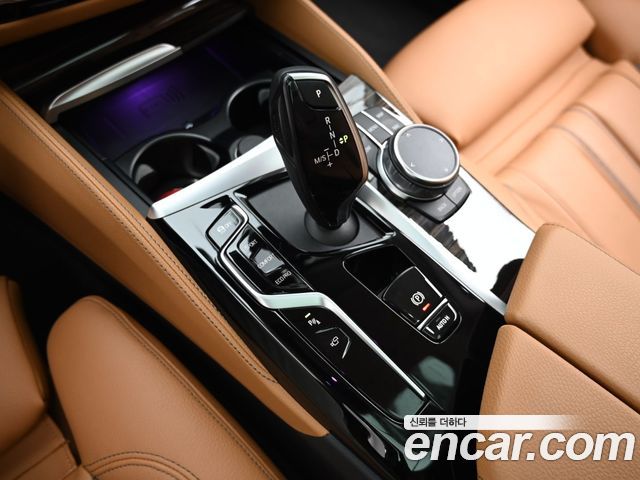 BMW 5-Series 520i Luxury