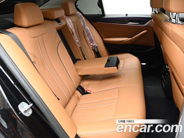 BMW 5-Series 520i Luxury