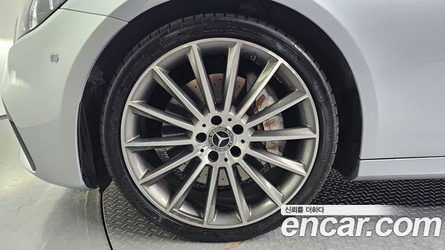 Mercedes-Benz E-Class E350 4MATIC AMG Line