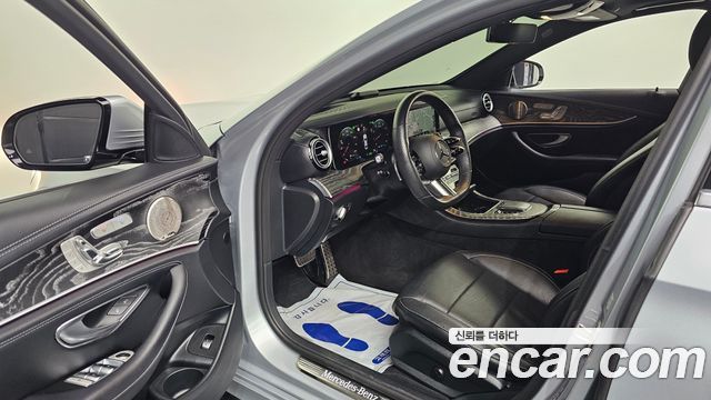 Mercedes-Benz E-Class E350 4MATIC AMG Line