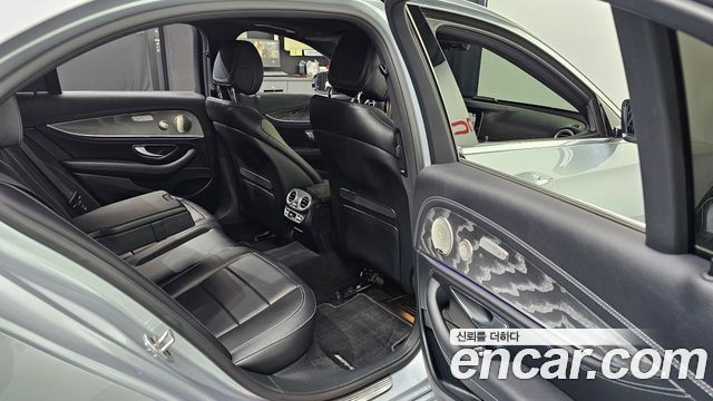 Mercedes-Benz E-Class E350 4MATIC AMG Line