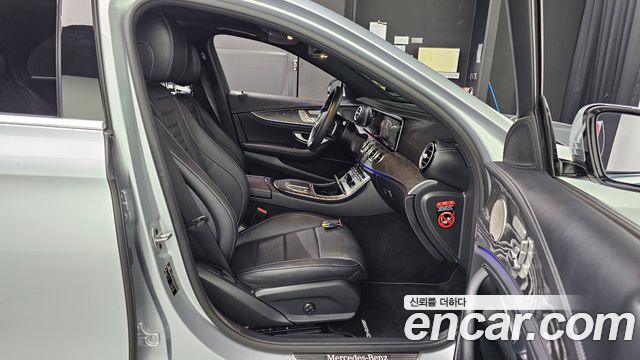 Mercedes-Benz E-Class E350 4MATIC AMG Line