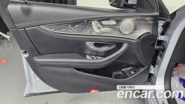 Mercedes-Benz E-Class E350 4MATIC AMG Line