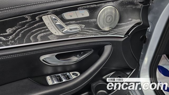 Mercedes-Benz E-Class E350 4MATIC AMG Line