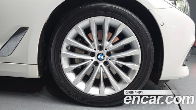 BMW 5-Series 530i Luxury Plus
