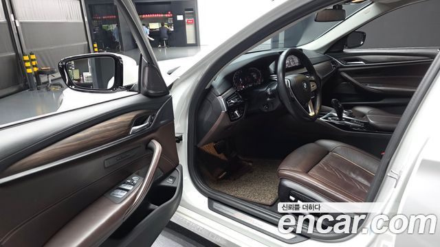 BMW 5-Series 530i Luxury Plus