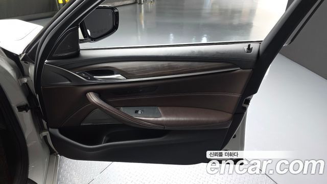 BMW 5-Series 530i Luxury Plus