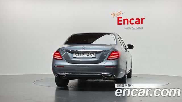 Mercedes-Benz E-Class E300e Exclusive