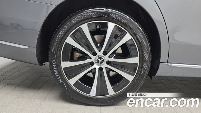 Mercedes-Benz E-Class E300e Exclusive