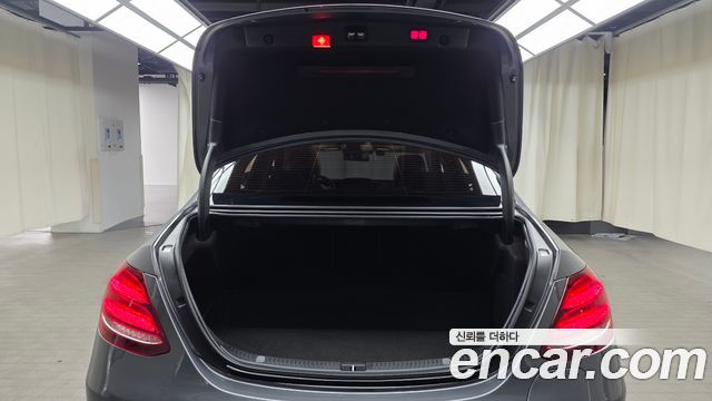 Mercedes-Benz E-Class E300e Exclusive