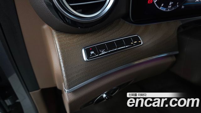 Mercedes-Benz E-Class E300e Exclusive