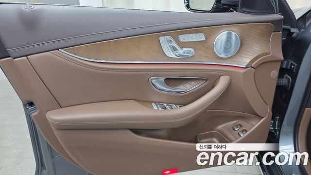 Mercedes-Benz E-Class E300e Exclusive