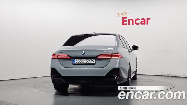 BMW 5-Series 530i xDrive M Sport