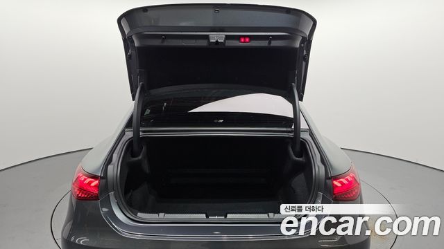 Mercedes-Benz EQE EQE350+