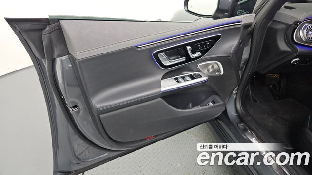 Mercedes-Benz EQE EQE350+