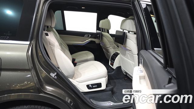 BMW X7 M50i 6STR